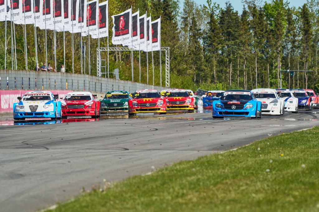 For anden gang i år lægger FDM Jyllandsringen asfalt til en afdeling af Grand Prix Tours Super 2L-serien
(Foto: Stumpphoto)